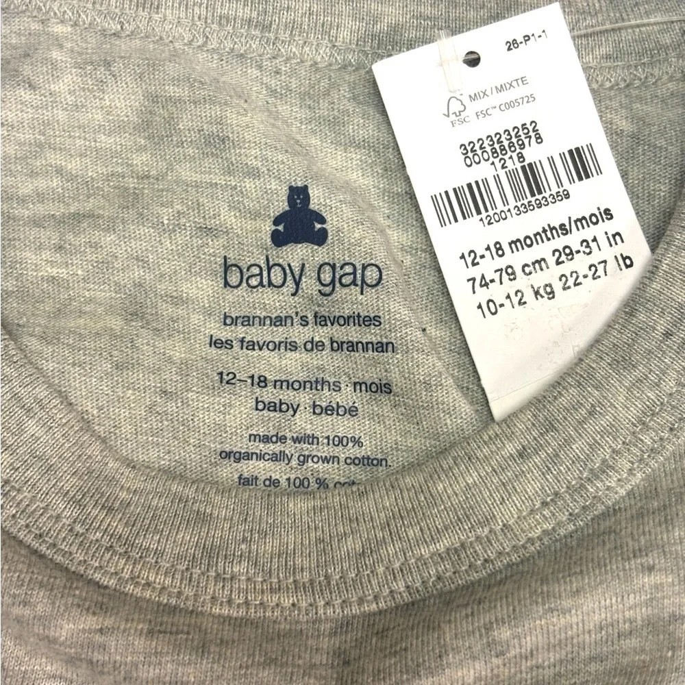 Bundle of 3x12-18mo GAP SS w graphics. Excellent cndtn. 15% off w 2+ bundle.
